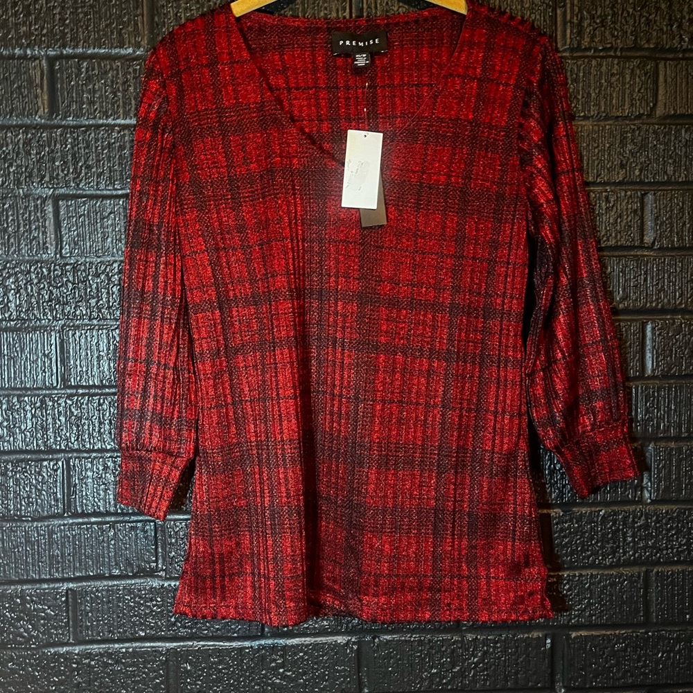 ✨Premise Red and Black V-Neck Top